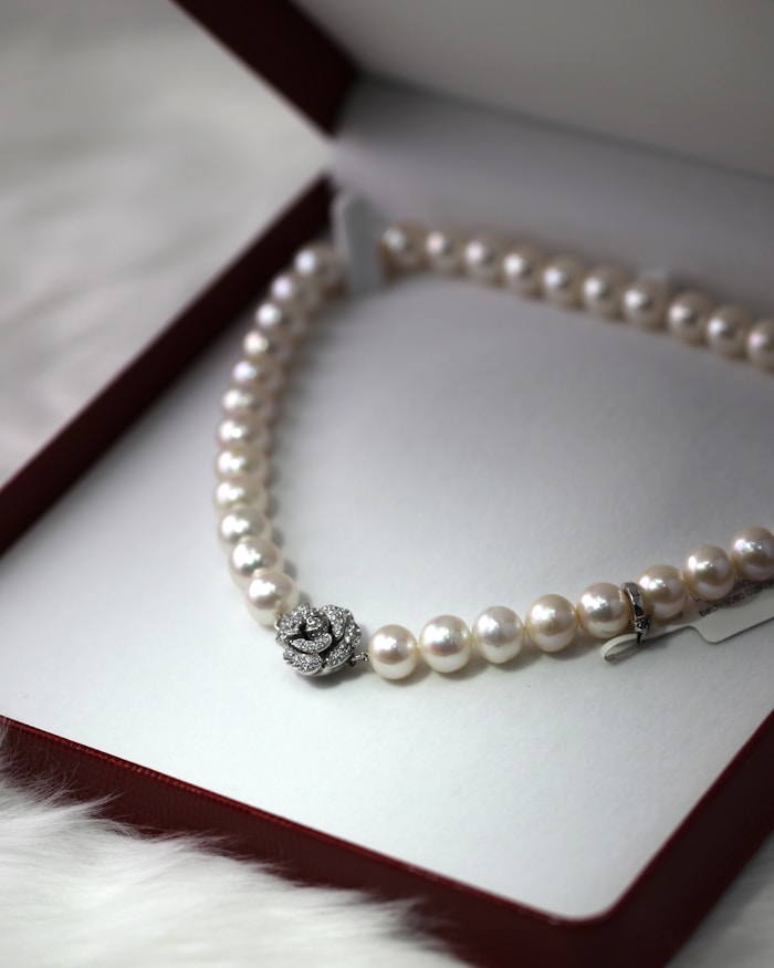 Gold jewellery craftsmanship at Kaka Rana Jewellers